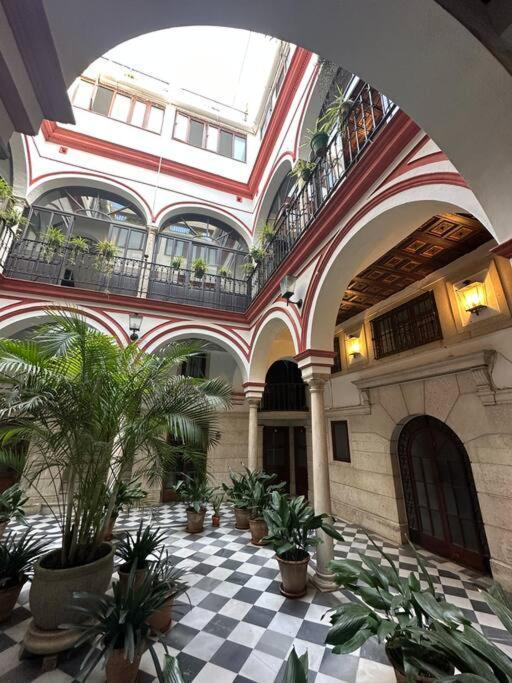 Apartamento Patio Sevillano Frente Catedral Exterior photo
